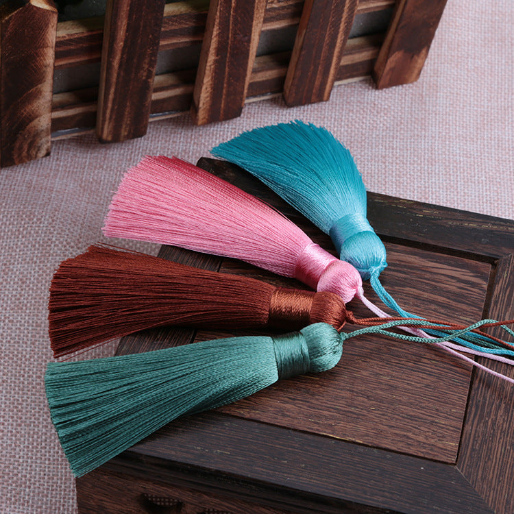 Wholesale 8CM Short Fat Vertical Ice Silk Small Tassel Hanging Ear Pendant
